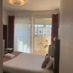 Hotel Brit Bleu Nuit Saintes