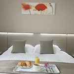 Brit Bleu Nuit Hotel 3*