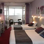 Brit Bleu Nuit Hotel Saintes