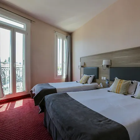 Отель Brit Bleu Nuit Сент