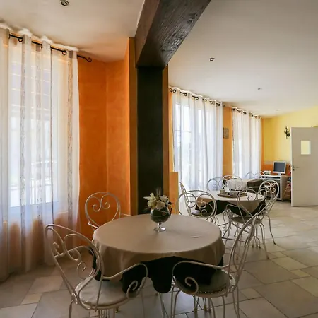 Отель Brit Bleu Nuit