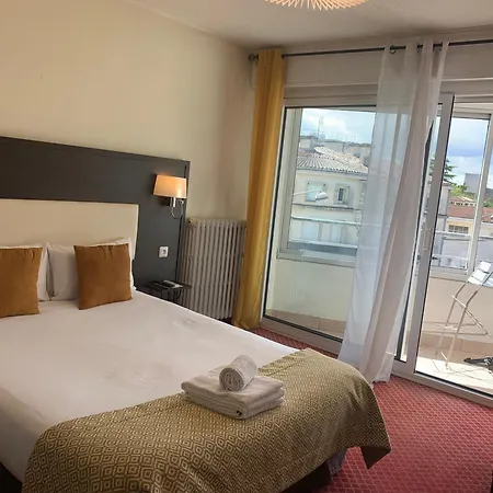 Brit Bleu Nuit Hotel 3*