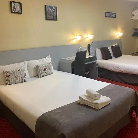 Отель Brit Bleu Nuit Сент