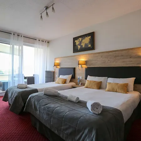 蓝色之夜布里特酒店