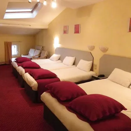 Отель Brit Bleu Nuit