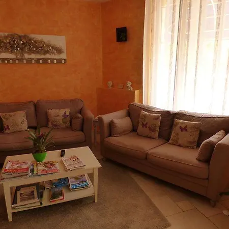 Отель Brit Bleu Nuit Сент