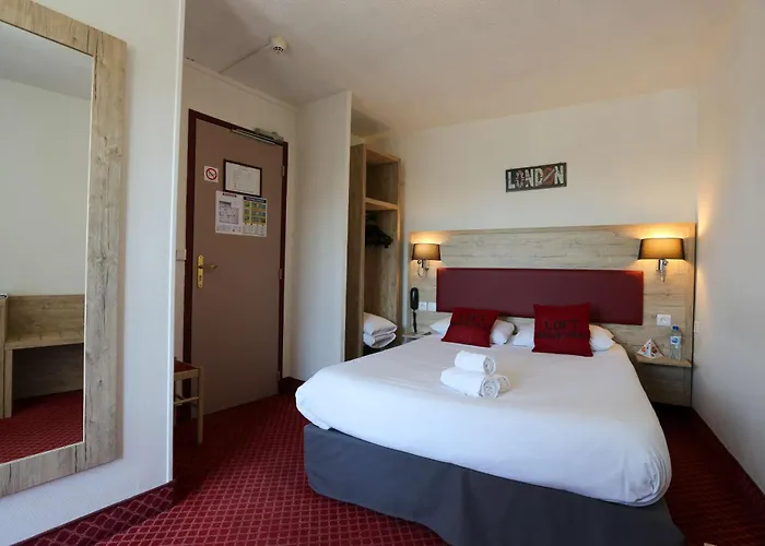 Brit Bleu Nuit Hotel Saintes