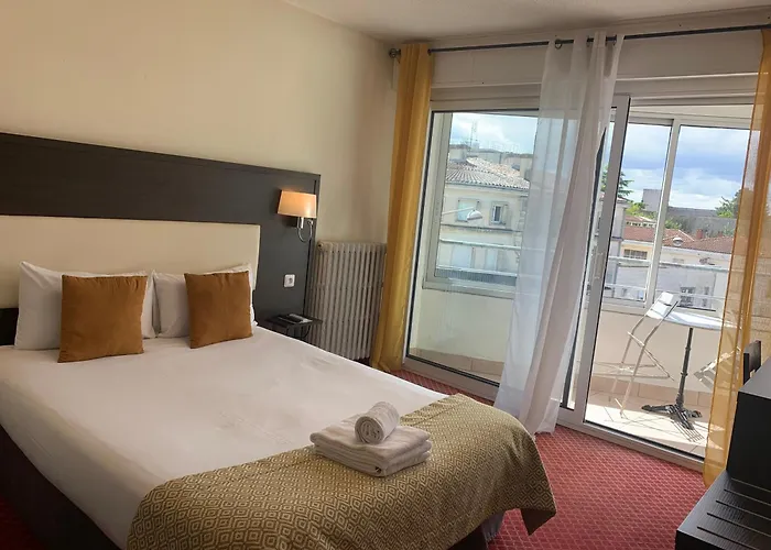 Brit Bleu Nuit Hotel 3*