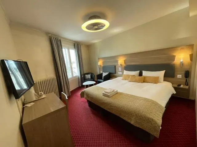 Brit Bleu Nuit Hotel Saintes