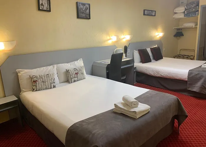 Hotel Brit Bleu Nuit Saintes