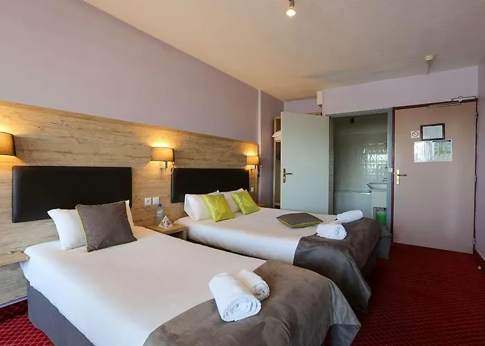 Brit Bleu Nuit 3* Saintes