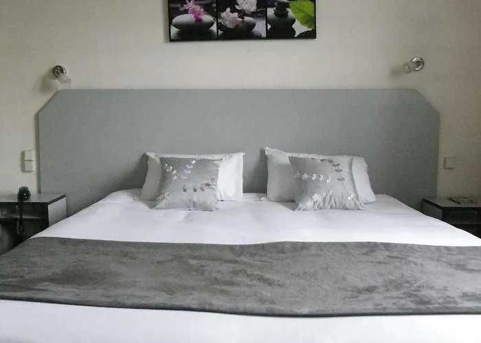 Brit Bleu Nuit Hotel 3*