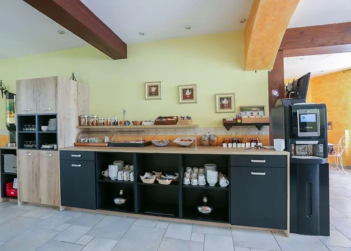 Brit Bleu Nuit Otel Saintes