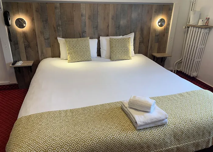 Brit Bleu Nuit Hotel 3*