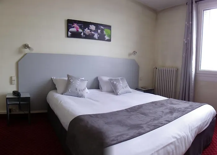 Brit Bleu Nuit Hotel 3*