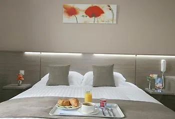 Brit Bleu Nuit Hotel 3*